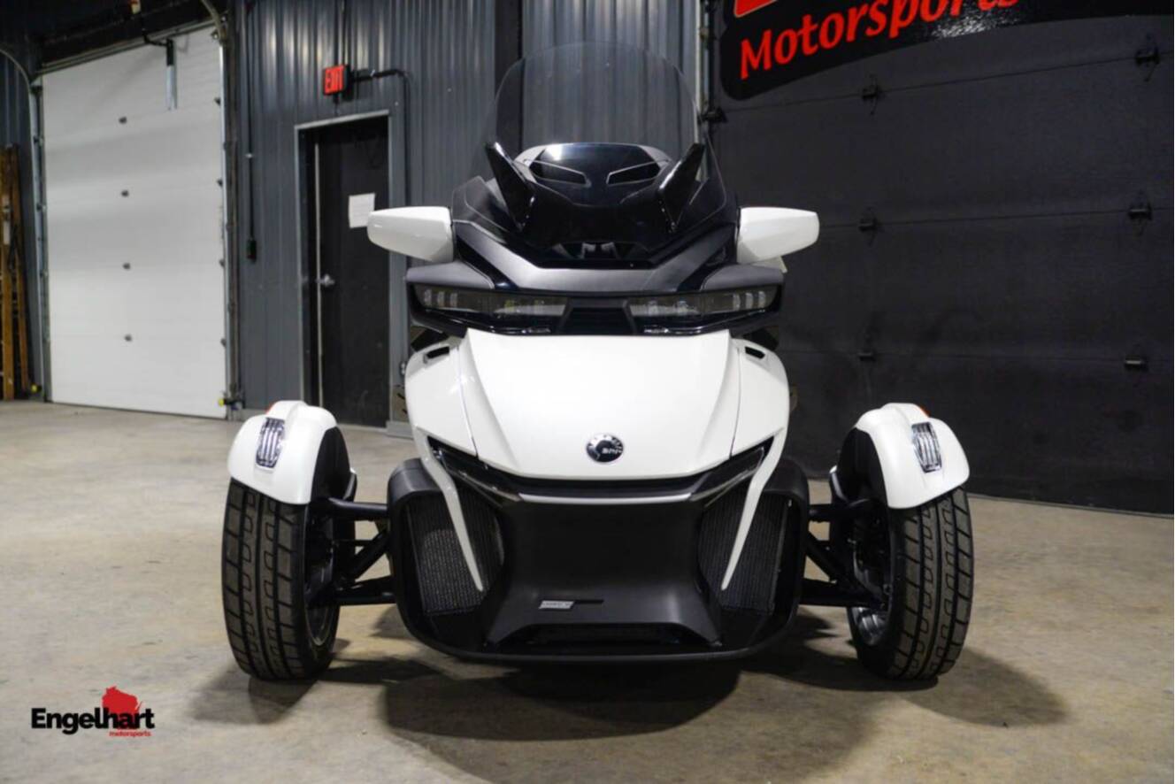 A photo of this 2026 Can-Am Spyder RT Limited