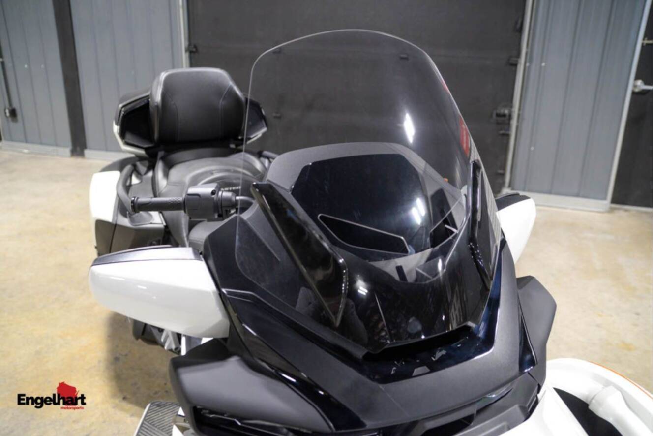 A photo of this 2026 Can-Am Spyder RT Limited