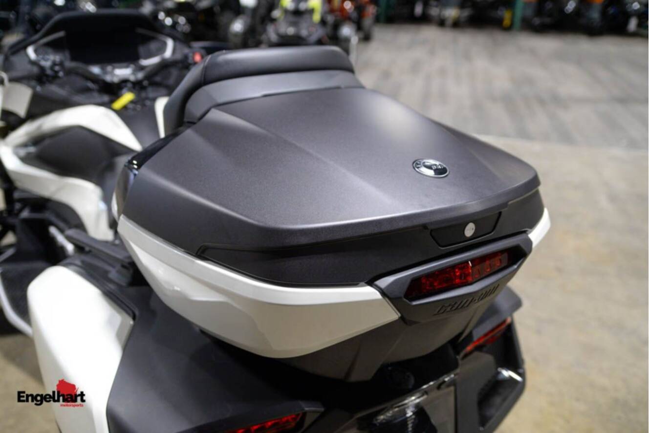 A photo of this 2026 Can-Am Spyder RT Limited