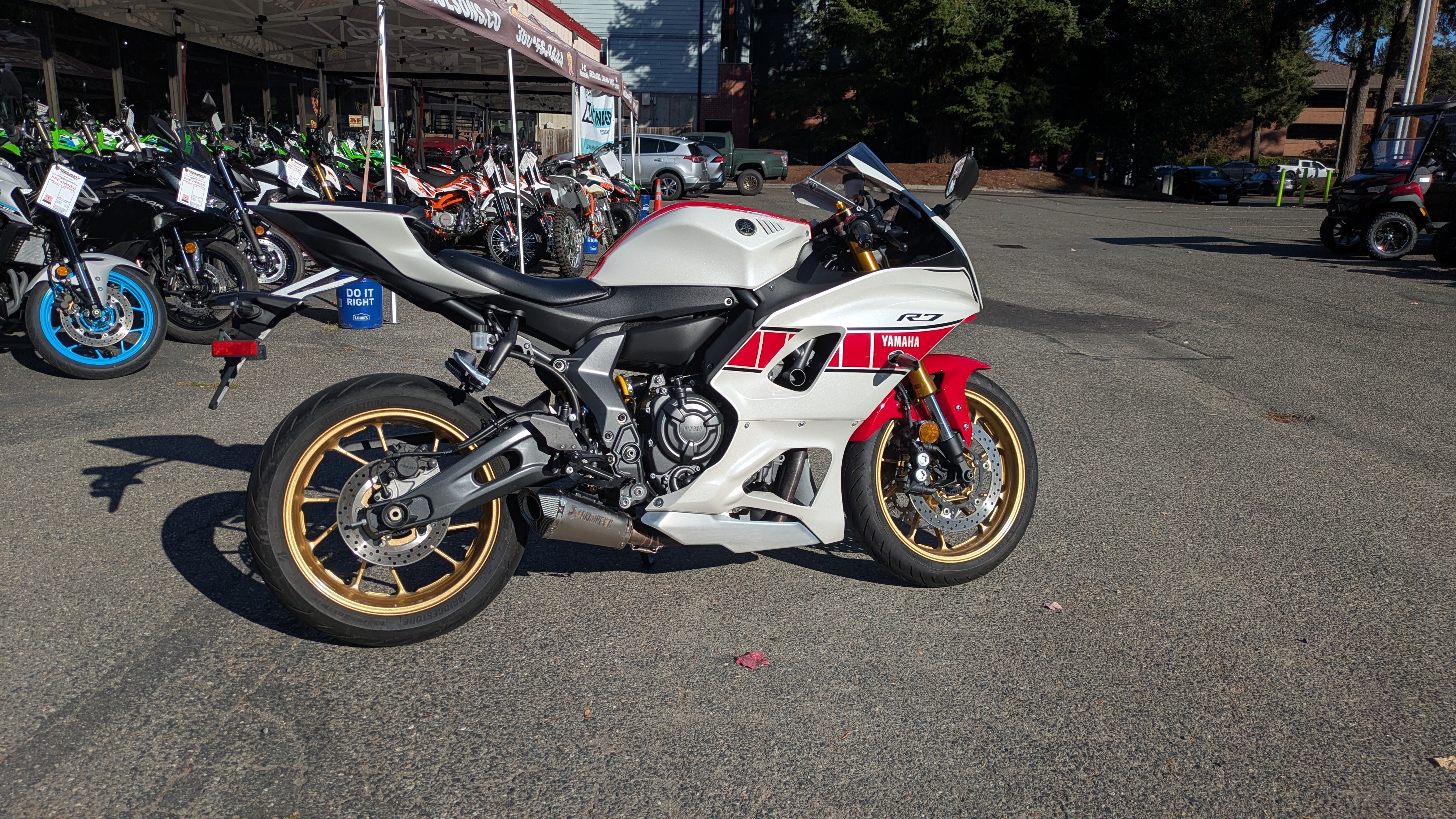 2022 Yamaha YZF-R7 World GP 60th Anniversary Edition Sportbike motorcycle