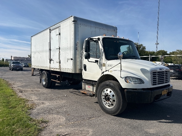 2019 FREIGHTLINER BUSINESS CLASS M2 106 in Geneva, NY