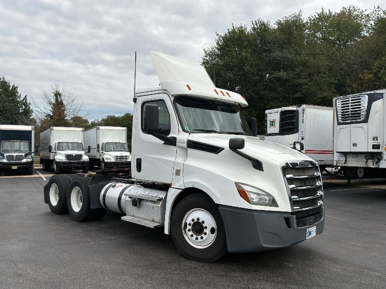 2020 FREIGHTLINER CASCADIA 126 in Burlington, NJ