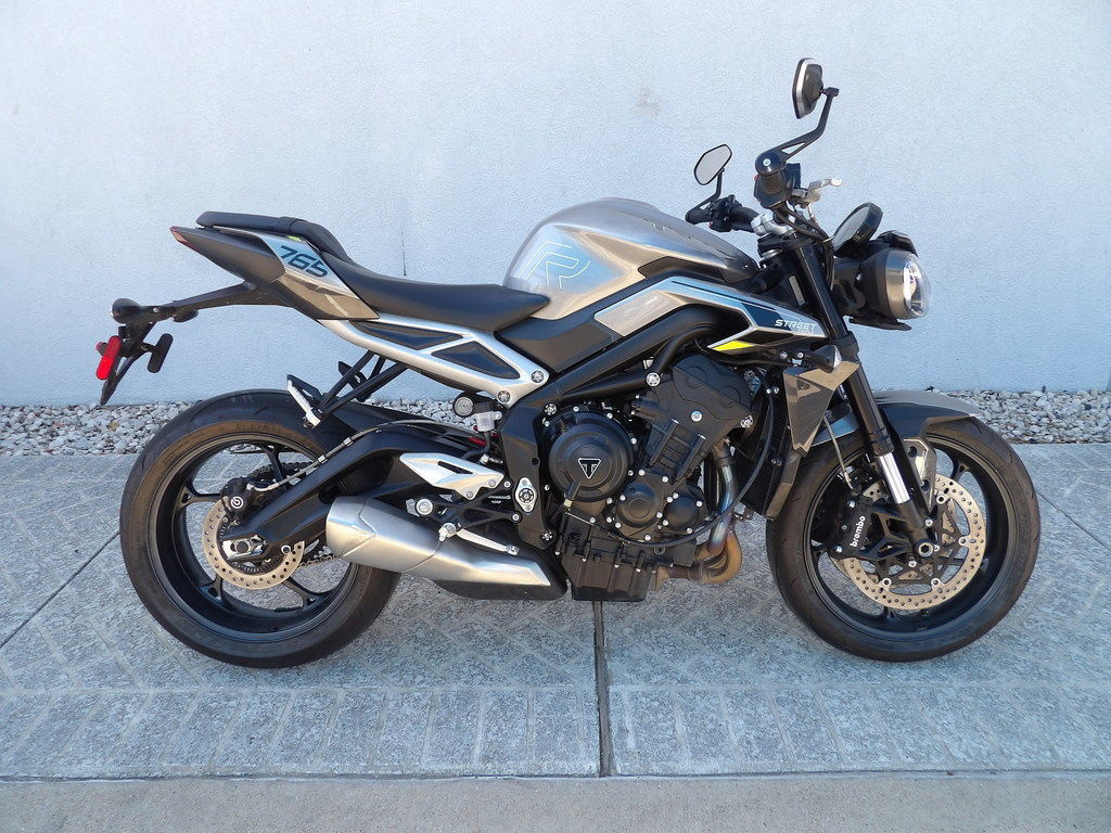 2024 Triumph Street Triple 765 R Silver Ice 765 R in Plano, TX