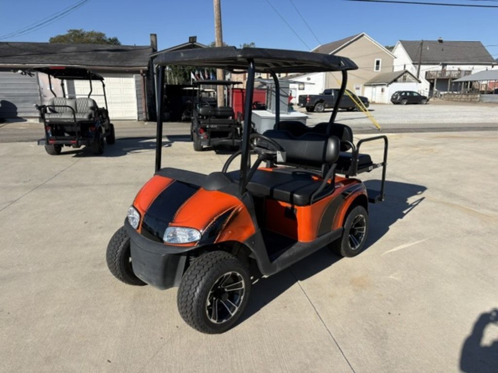 2021 E-Z-GO RXV® ELiTE in Strasburg, OH