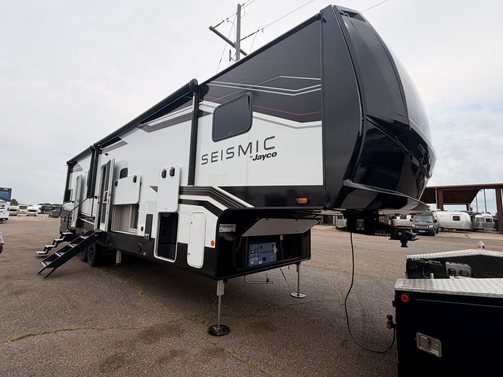 2027 Jayco Seismic 359 in southaven MS