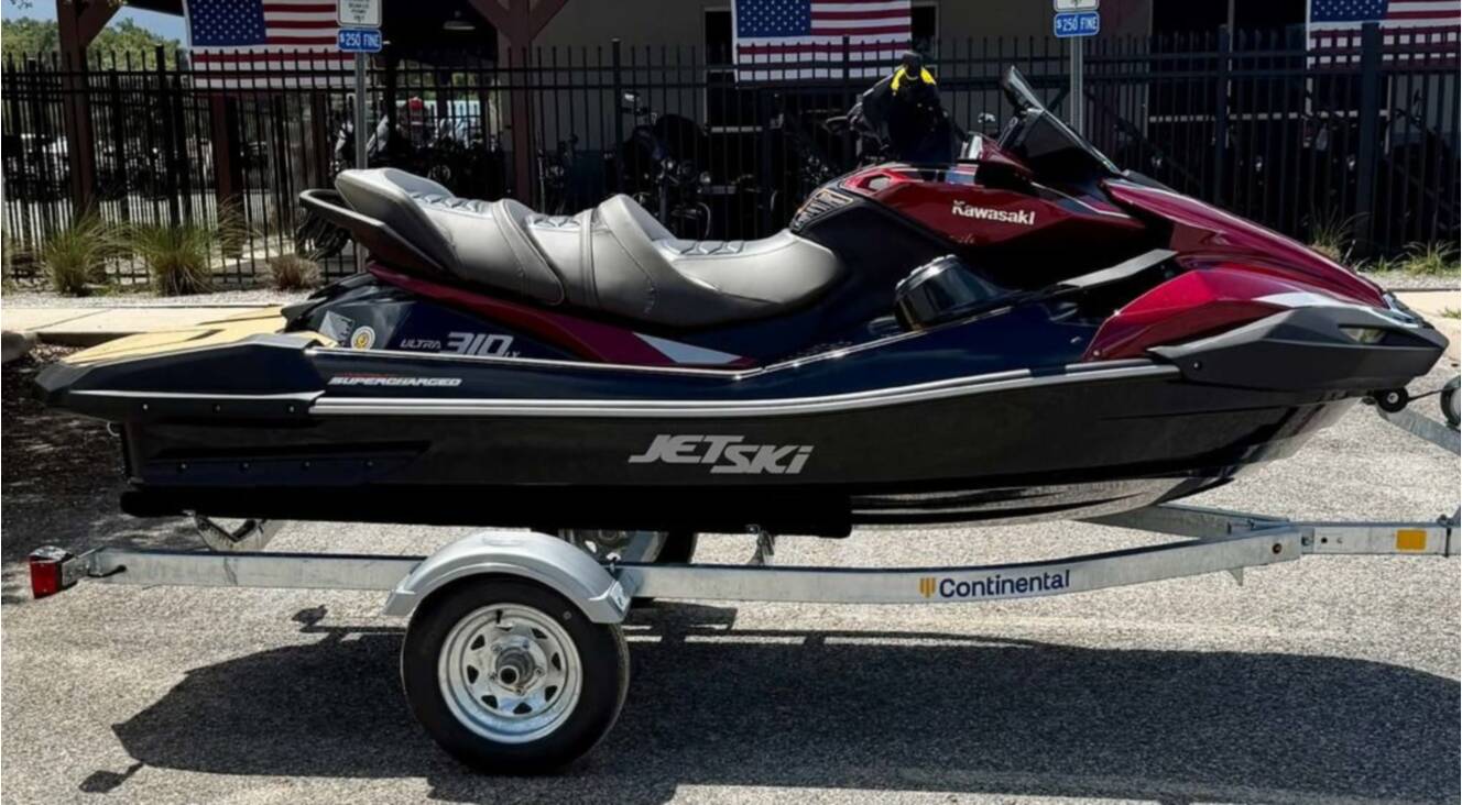 A photo of this 2026 Kawasaki Jet Ski® Ultra® 310 LX