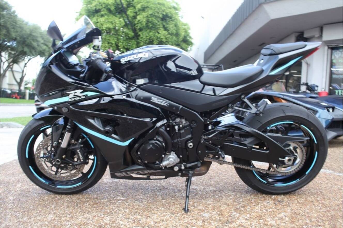 A photo of this 2024 Suzuki GSX-R1000