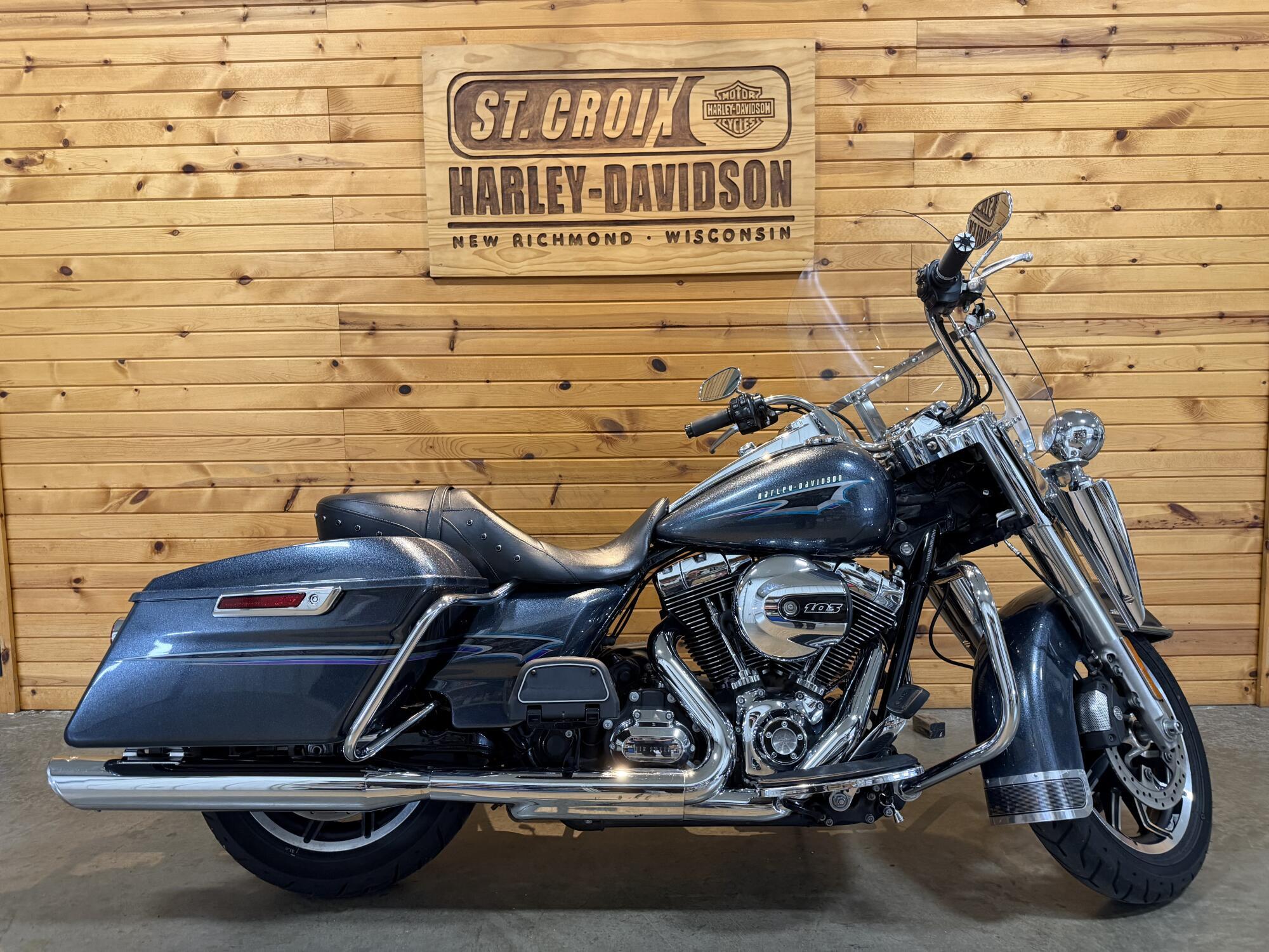 2015 Harley-Davidson Road King Classic CLASSIC in New Richmond, WI