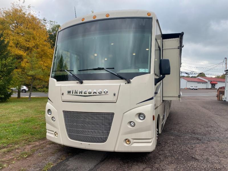 2022 Winnebago Sunstar 31B in souderton PA