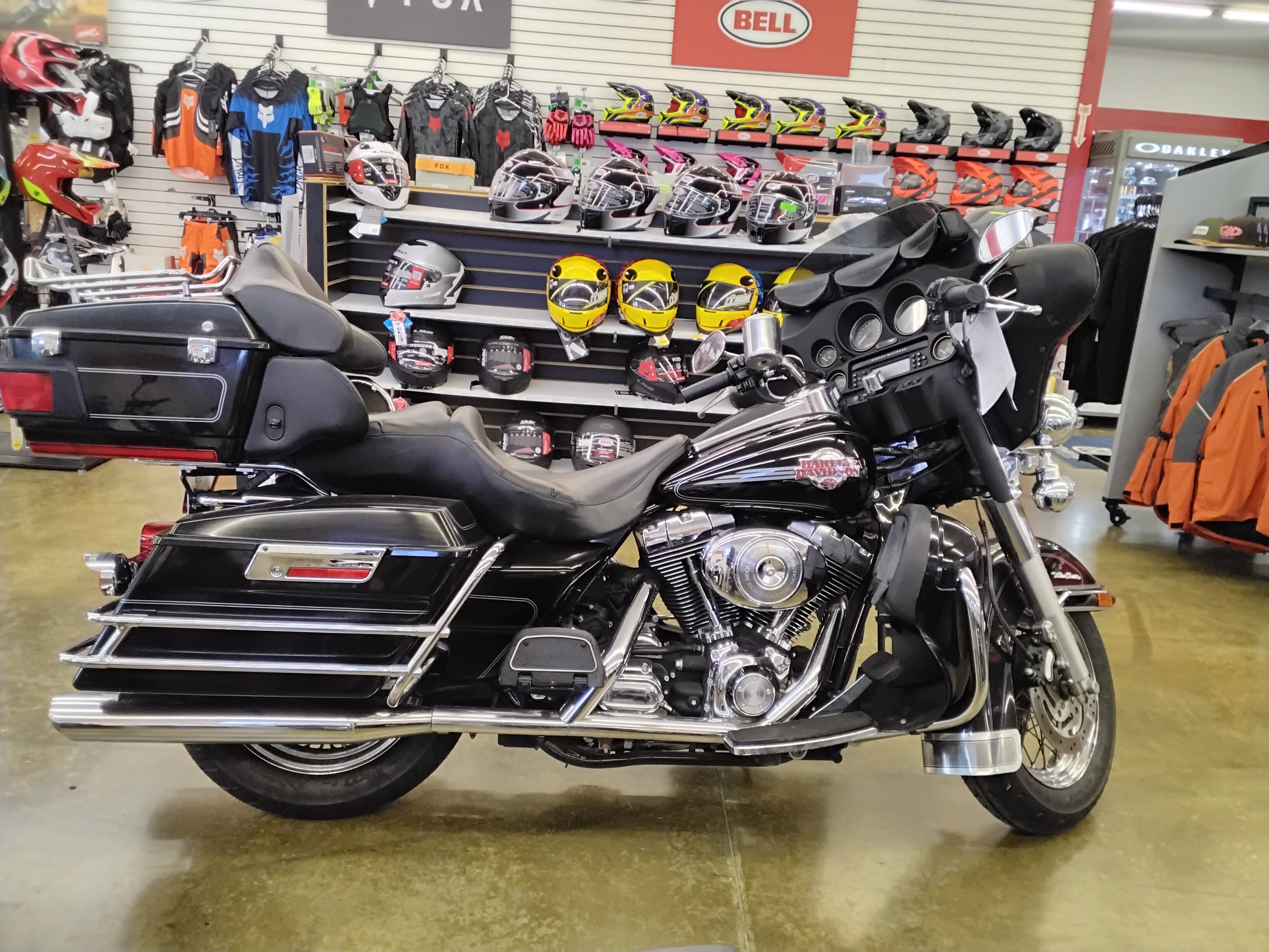2006 Harley-Davidson® ULTRA CLASSIC ELECTRA GLIDE (EFI) Cruiser motorcycle