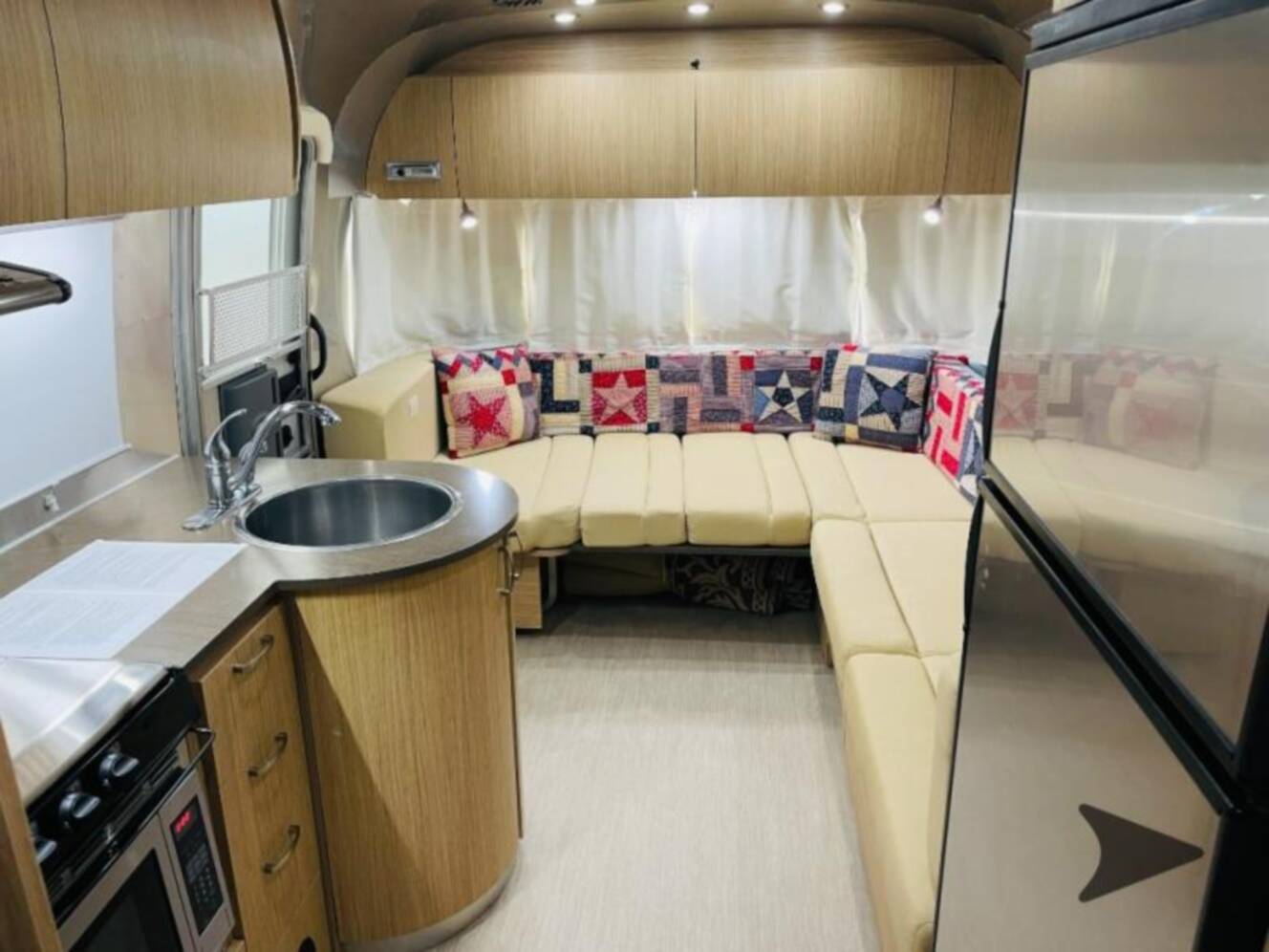 A photo of this 2017 Airstream Flying Cloud 25FB