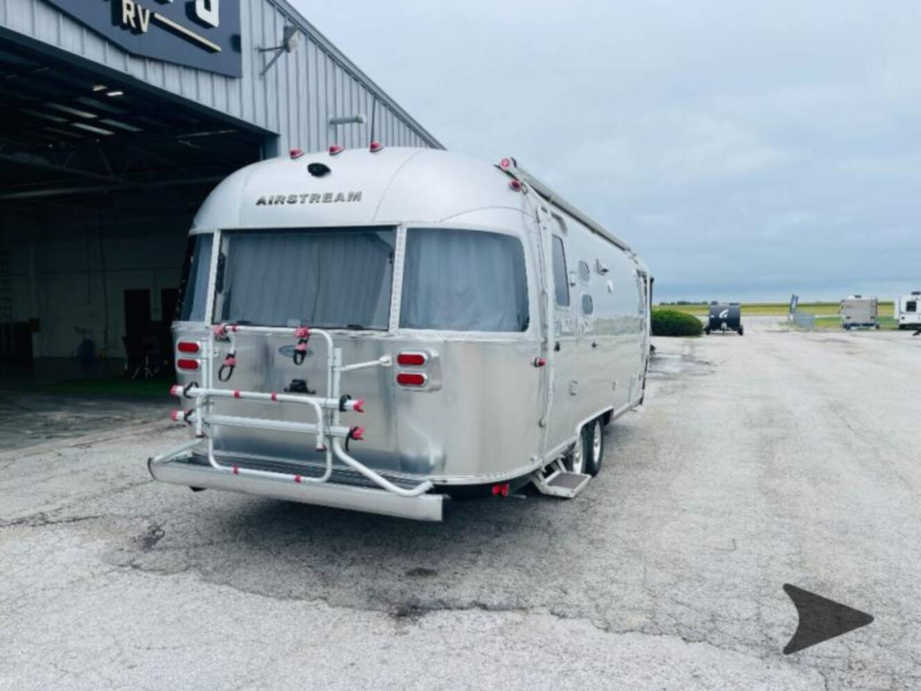 A photo of this 2017 Airstream Flying Cloud 25FB