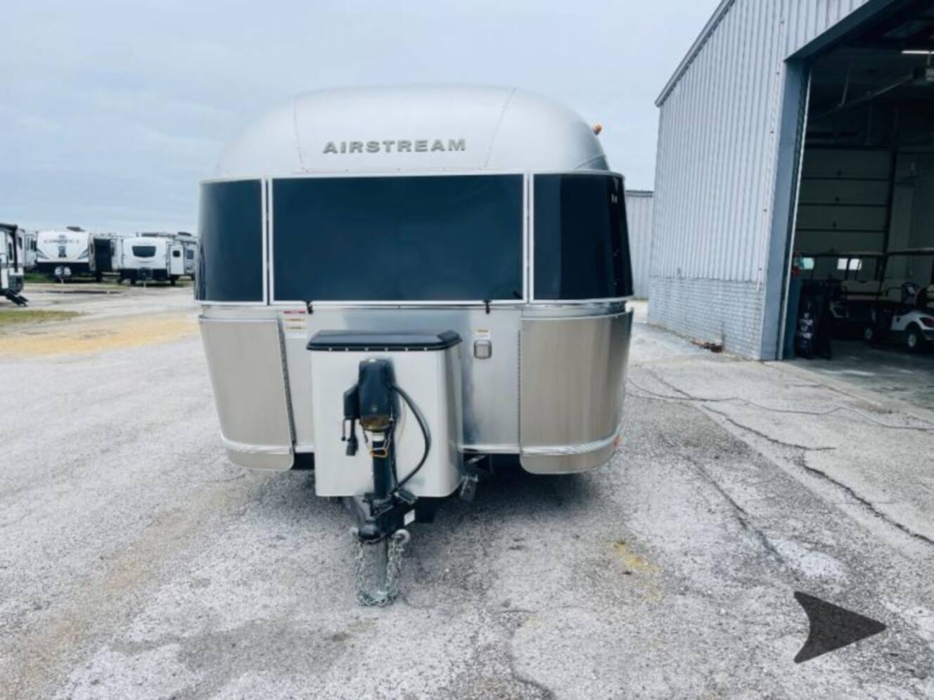 A photo of this 2017 Airstream Flying Cloud 25FB