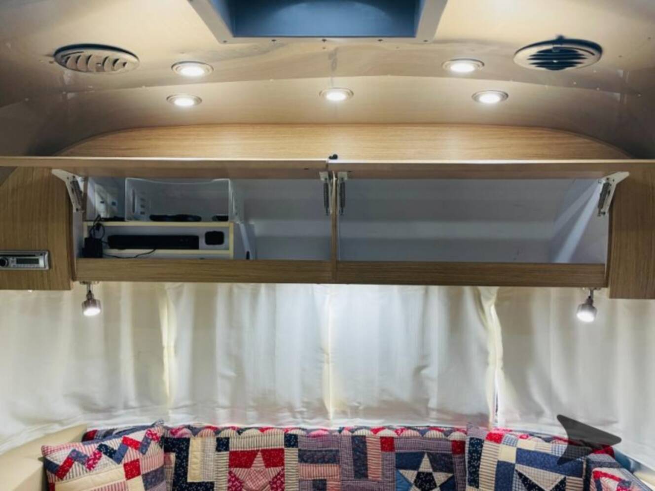A photo of this 2017 Airstream Flying Cloud 25FB