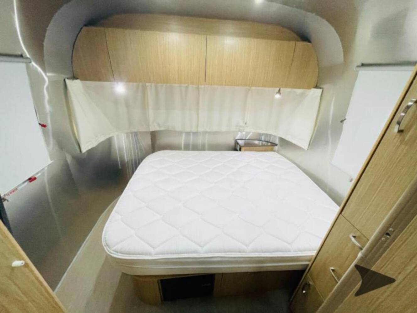 A photo of this 2017 Airstream Flying Cloud 25FB