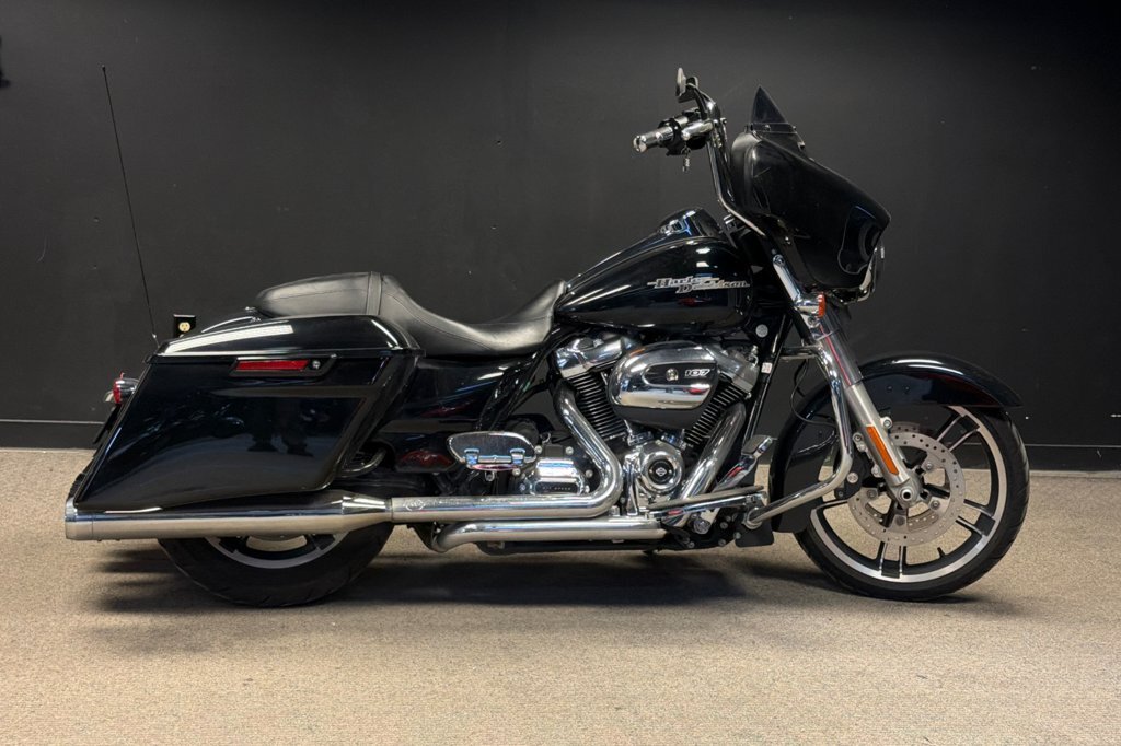 2018 Harley-Davidson STREET GLIDE in San Diego, CA