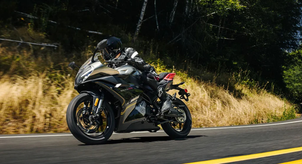 2026 CFMOTO 300SS SS in Lincoln Park, MI