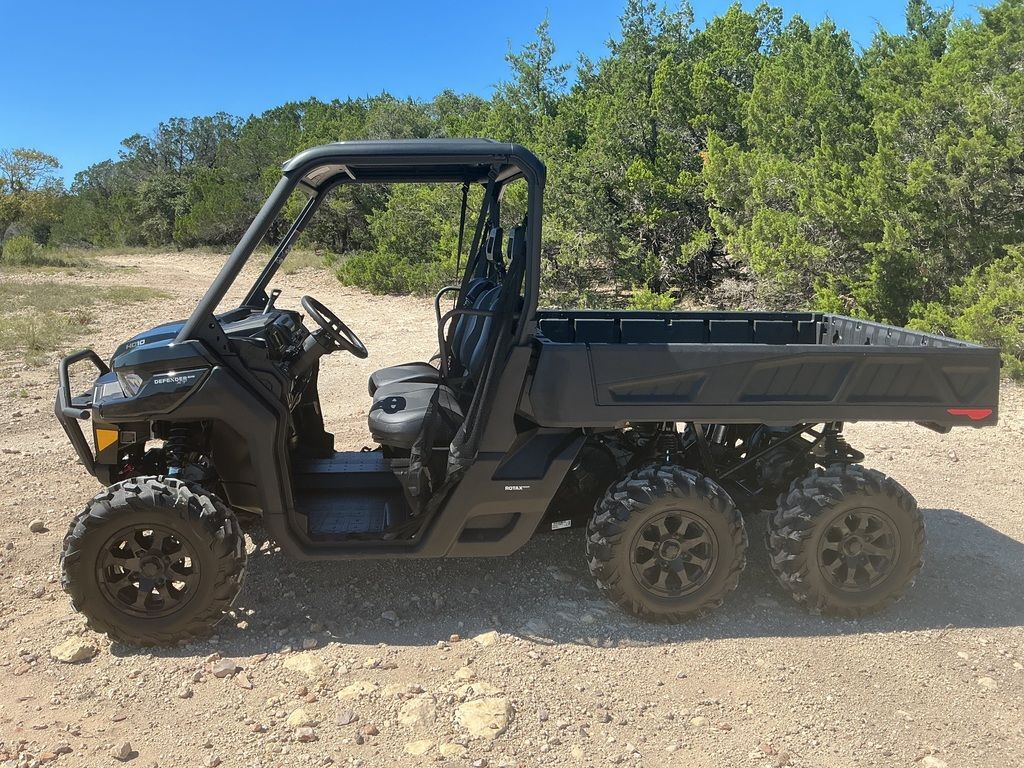 2026 Can-Am Defender 6x6 XT HD10 in kerrville TX