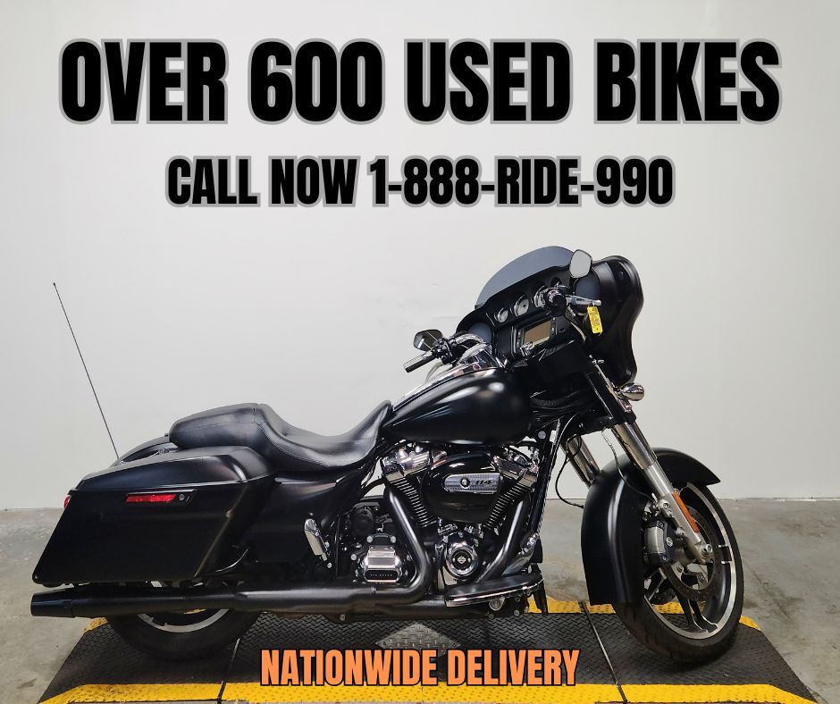 2017 Harley-Davidson® Street Glide® Special SPECIAL in Sandusky, MI
