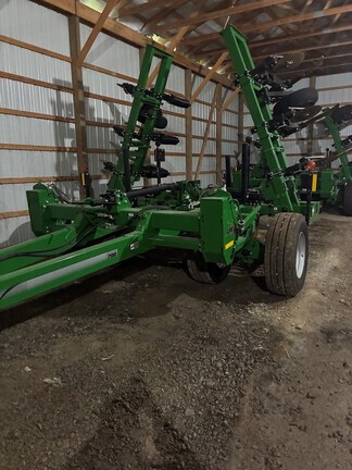 2024 Unverferth ZONE BUILDER 11 SHANK WITH CART in Richwood, OH