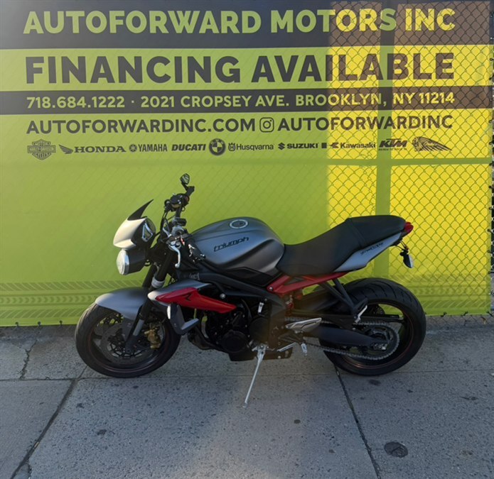 2013 Triumph STREET TRIPLE R 675 in brooklyn NY