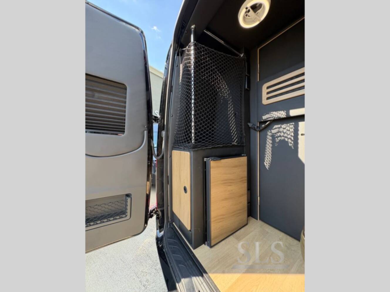 A photo of this 2027 Midwest Automotive Designs Luxe Cruiser D6 Full