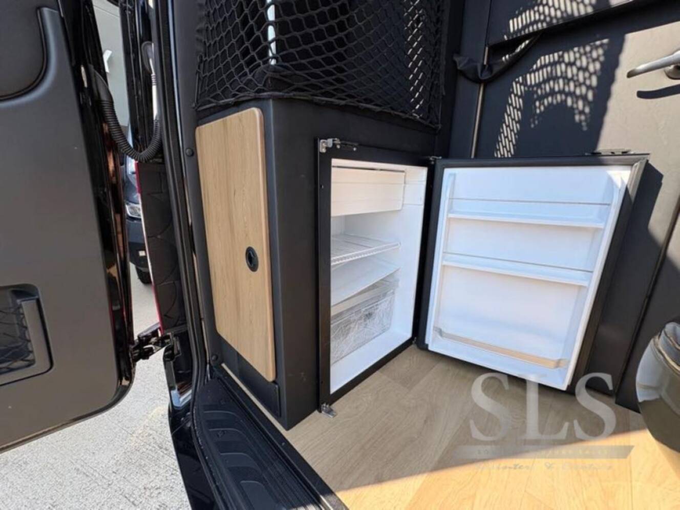 A photo of this 2027 Midwest Automotive Designs Luxe Cruiser D6 Full