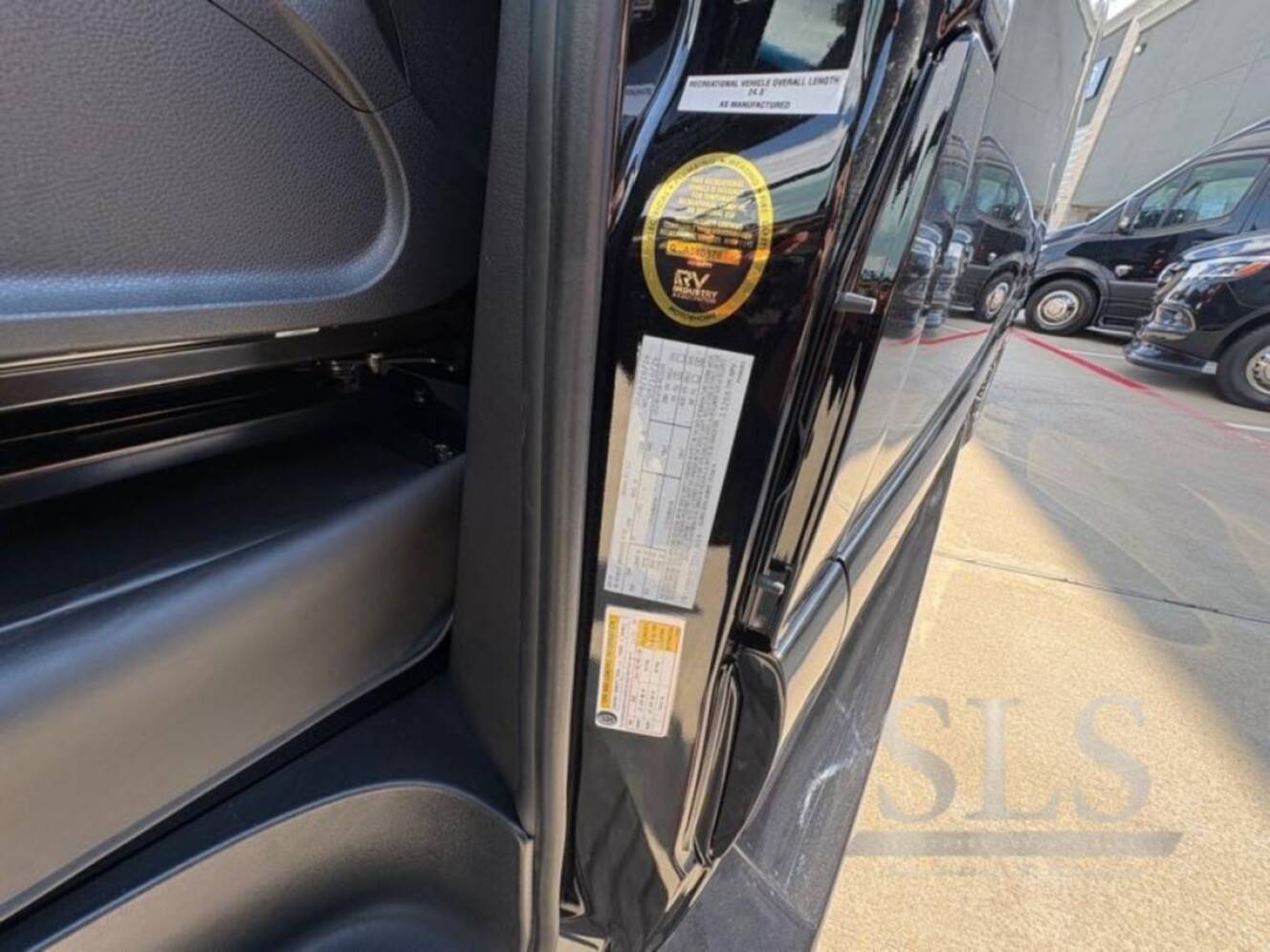 A photo of this 2027 Midwest Automotive Designs Luxe Cruiser D6 Full