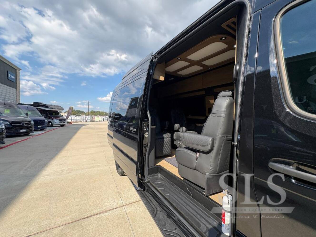A photo of this 2027 Midwest Automotive Designs Luxe Cruiser D6 Full