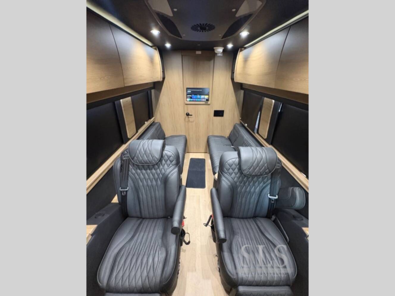A photo of this 2027 Midwest Automotive Designs Luxe Cruiser D6 Full