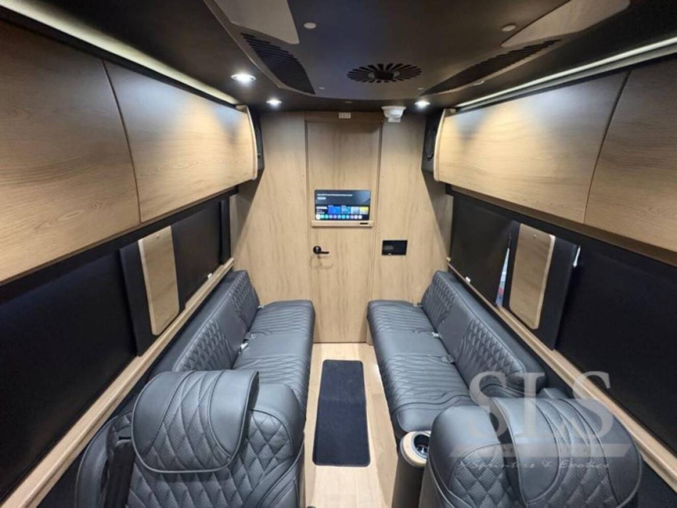 A photo of this 2027 Midwest Automotive Designs Luxe Cruiser D6 Full