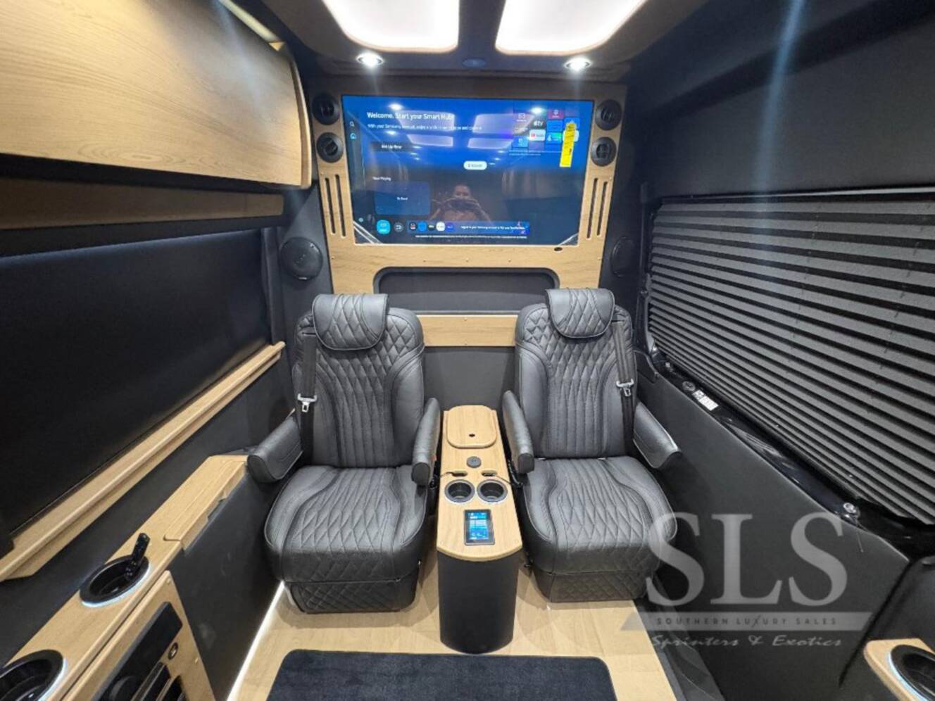 A photo of this 2027 Midwest Automotive Designs Luxe Cruiser D6 Full