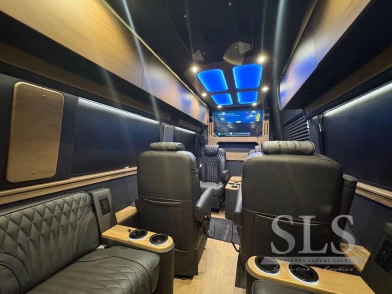 A photo of this 2027 Midwest Automotive Designs Luxe Cruiser D6 Full