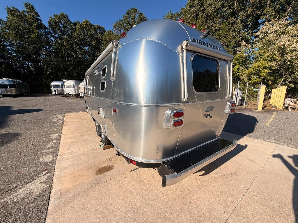 2021 Airstream Globetrotter 23FB Twin in monroe NC