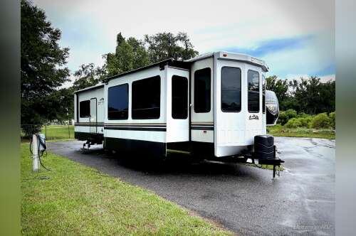 2023 Forest River Cedar Creek Cottage 40CCK in ocala FL