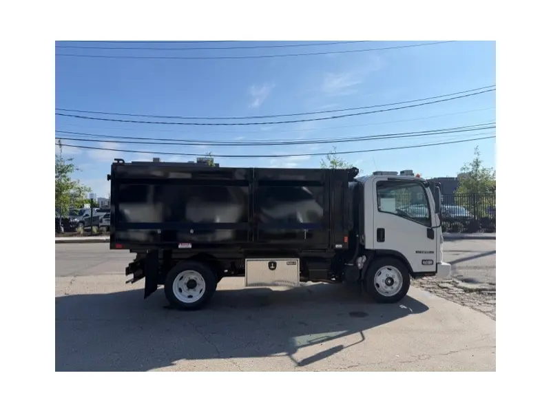 2026 ISUZU NPR HD