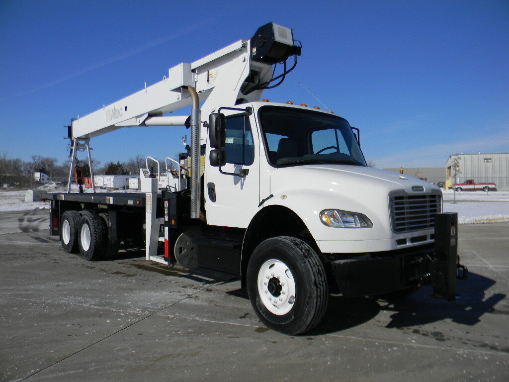 2016 FREIGHTLINER BUSINESS CLASS M2 106 in Olathe, KS