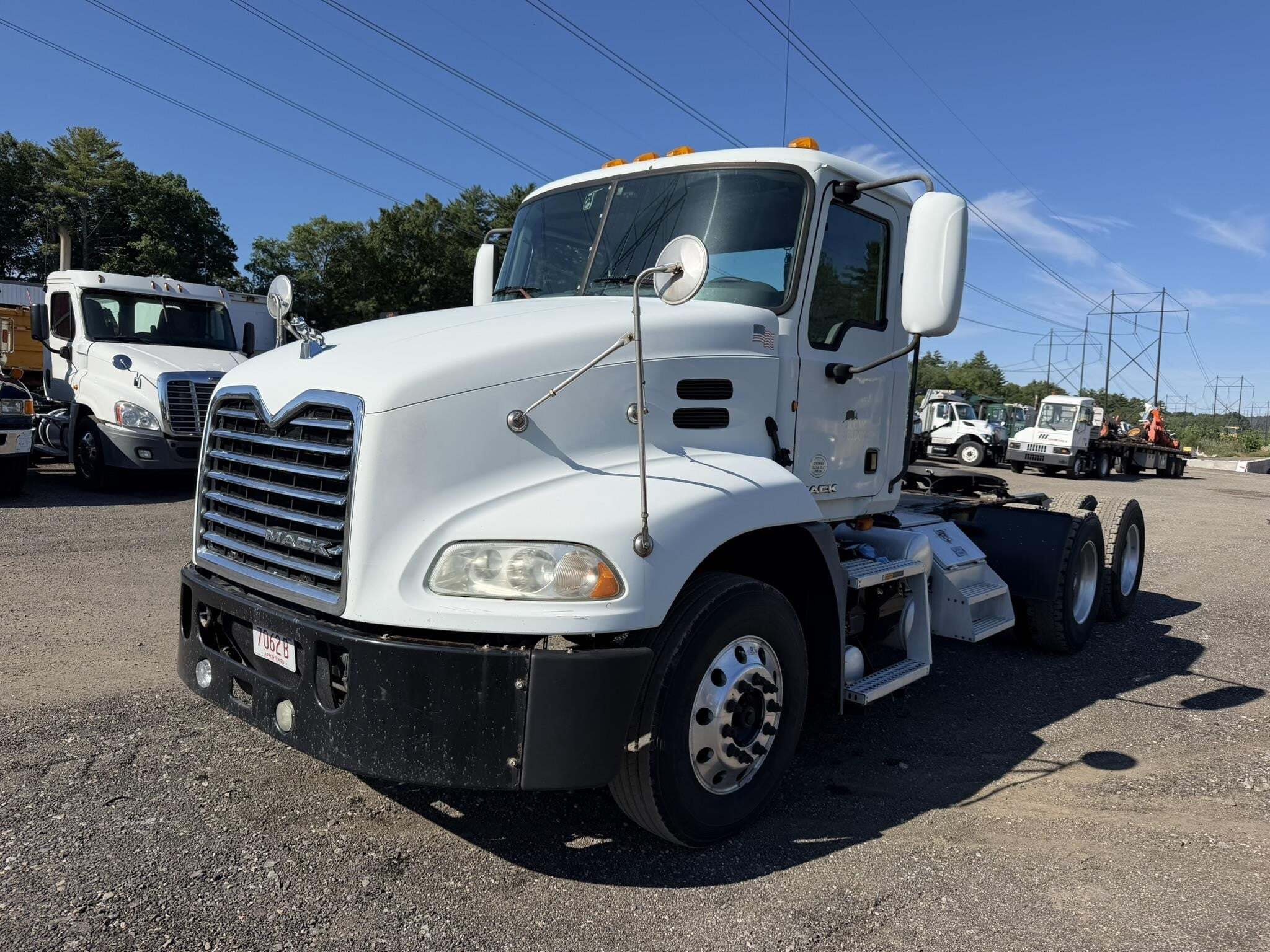 2015 MACK 600 in Seabrook, NH
