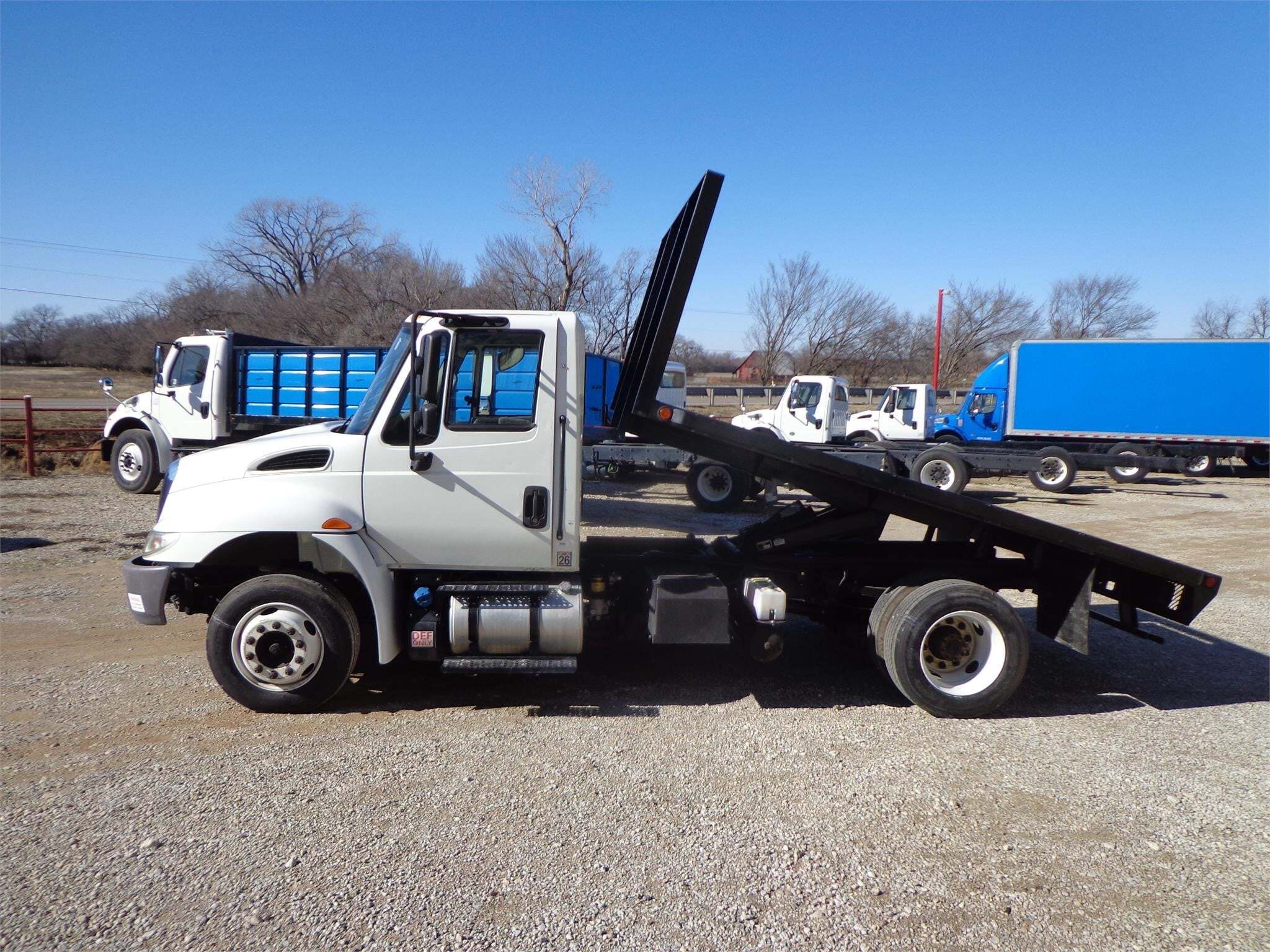 2017 INTERNATIONAL DURASTAR 4300 in Shawnee, OK