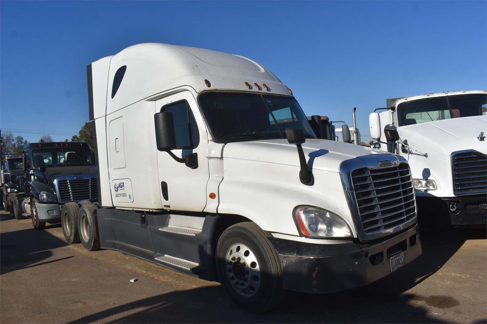 2014 FREIGHTLINER CASCADIA 125 in Covington, TN