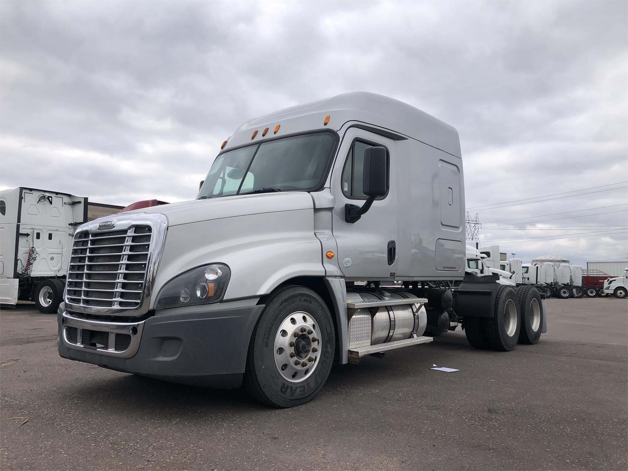 2015 FREIGHTLINER CASCADIA 125 in Saint Paul, MN