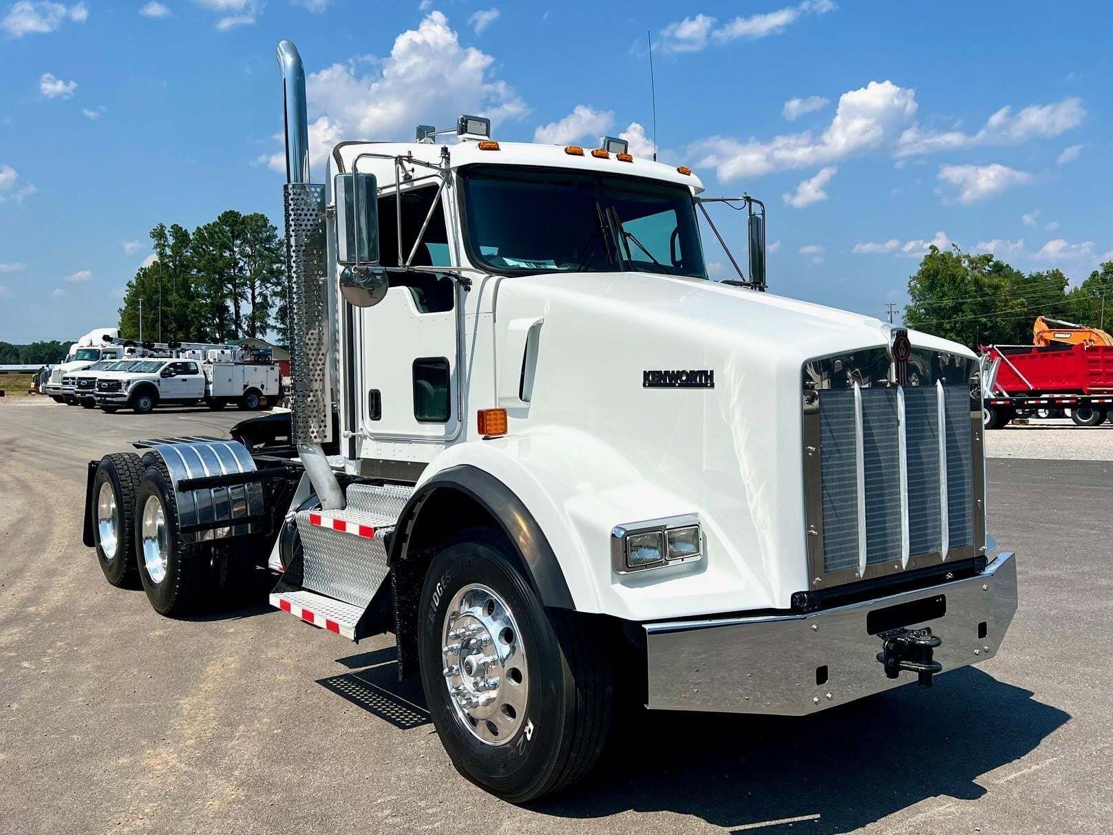 2012 KENWORTH T800 in Chatham, VA