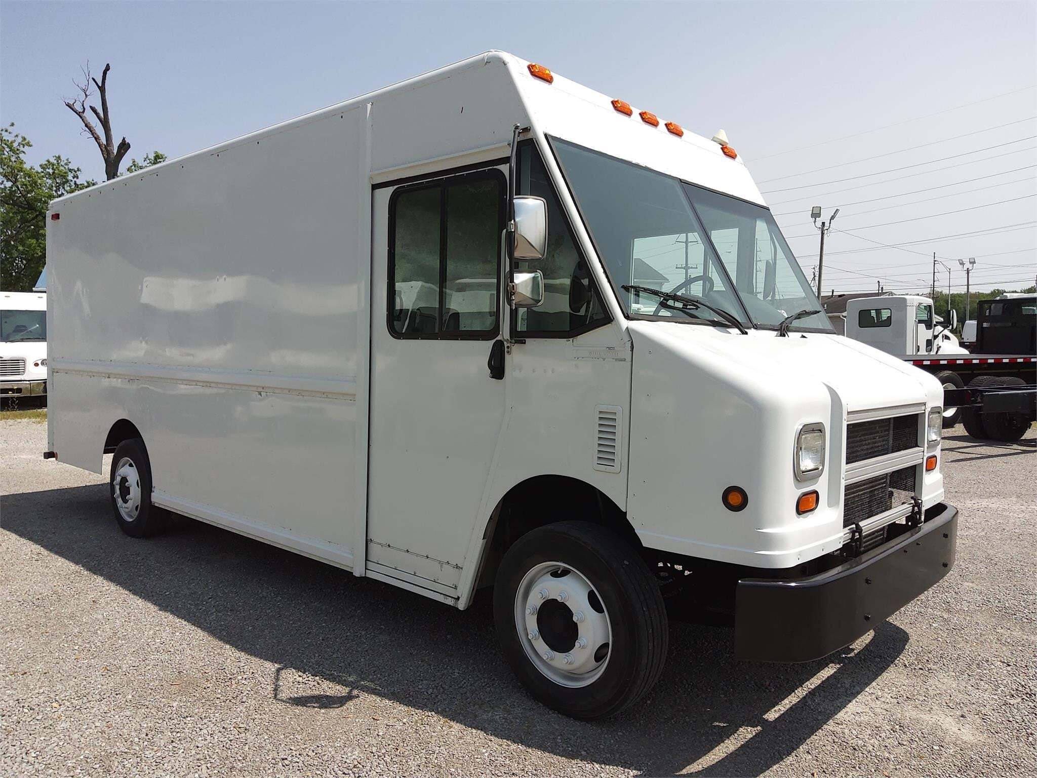 2004 FREIGHTLINER MT45 in Fort Wayne, IN