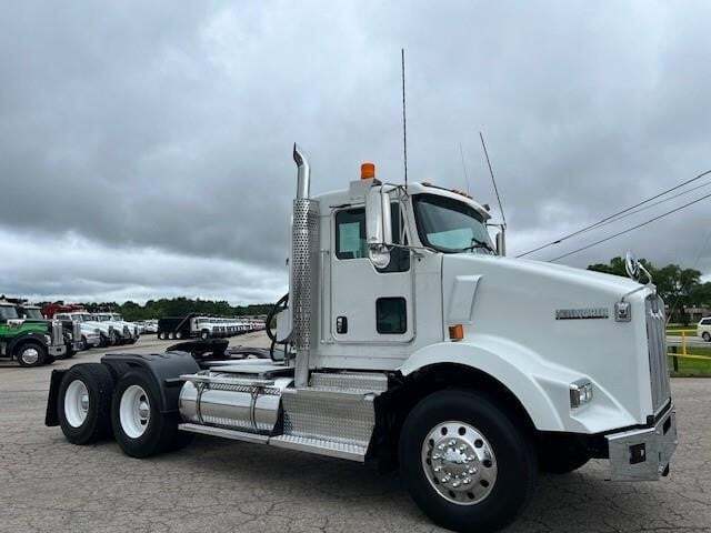 2012 KENWORTH T800 in Chatham, VA