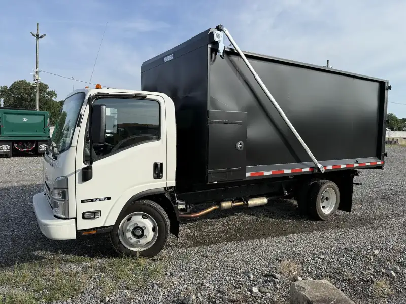 2026 ISUZU NRR
