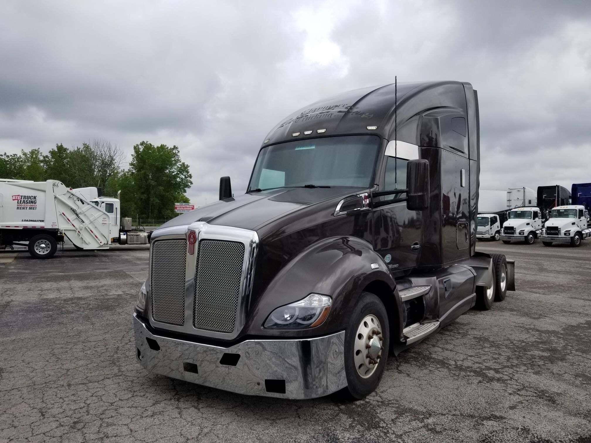 2015 KENWORTH T680 in Findlay, OH
