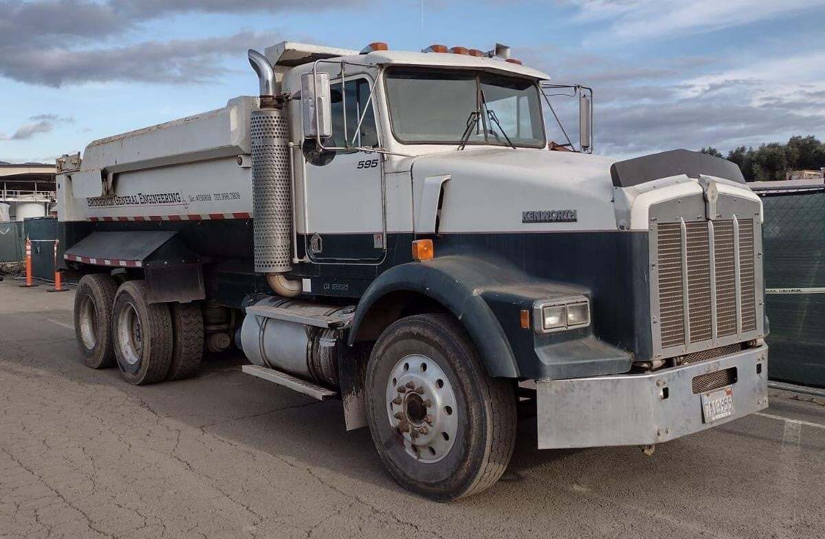 1995 KENWORTH T800 in Santa Rosa, CA