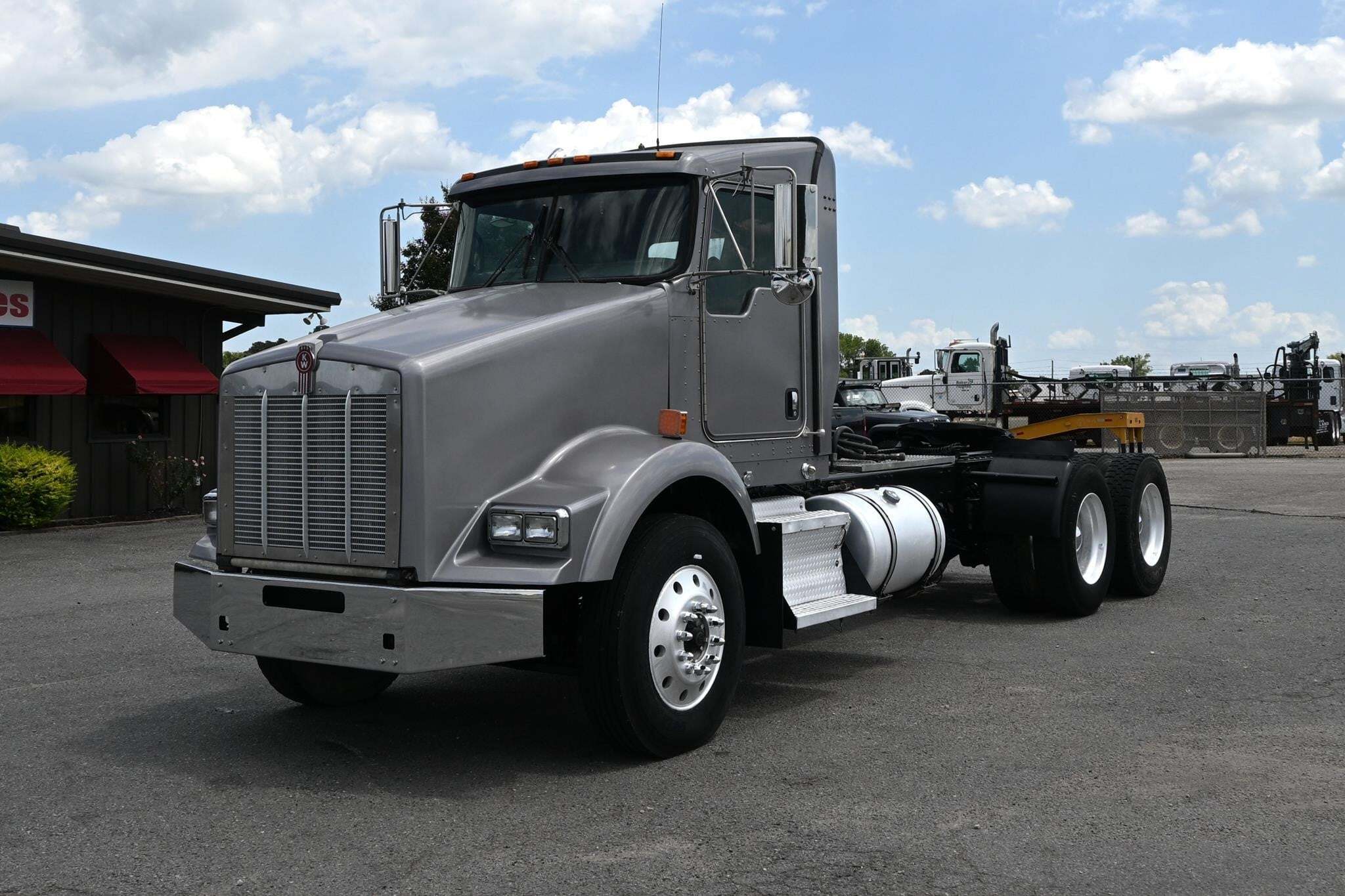 2015 KENWORTH T800 in Searcy, AR