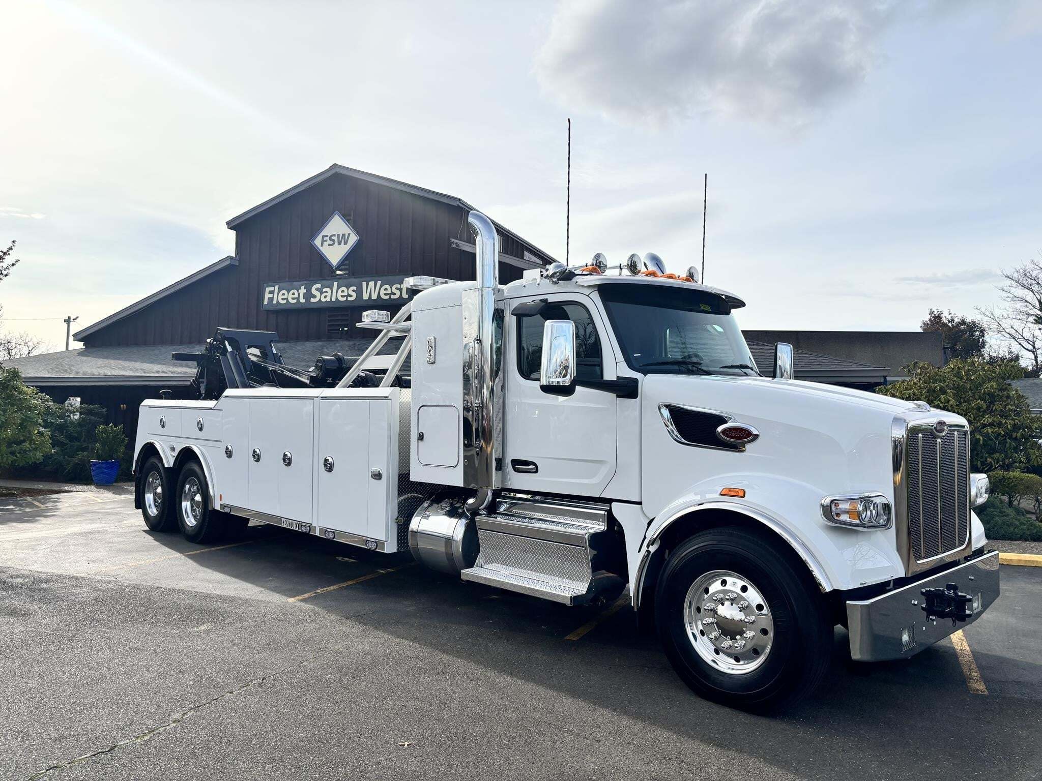 2025 PETERBILT 567 in Woodburn, OR