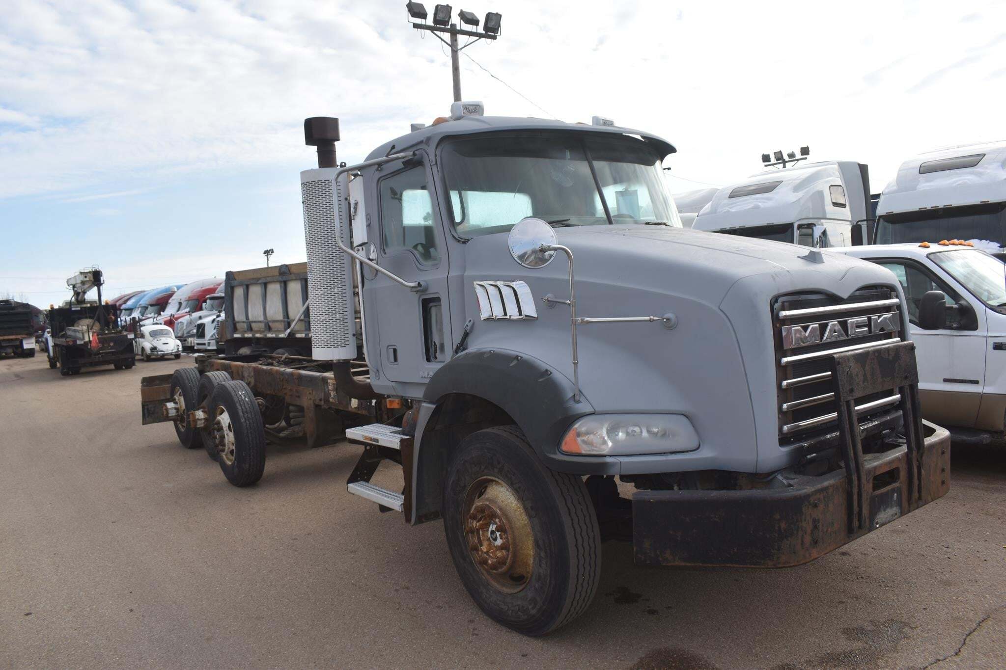 2008 MACK GRANITE GU813 in Covington, TN